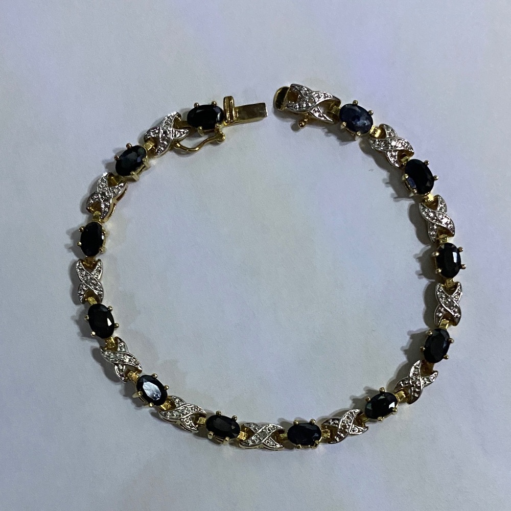 Sophisticated Gold and Black Bracelet